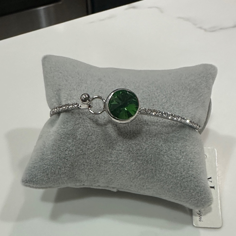 May Birthstone bracelet NWT